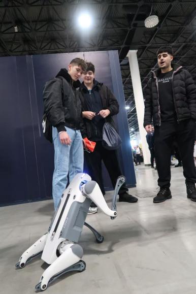 杭州云深处科技与西交利物浦大学中东欧中心战略合作启动(图7)