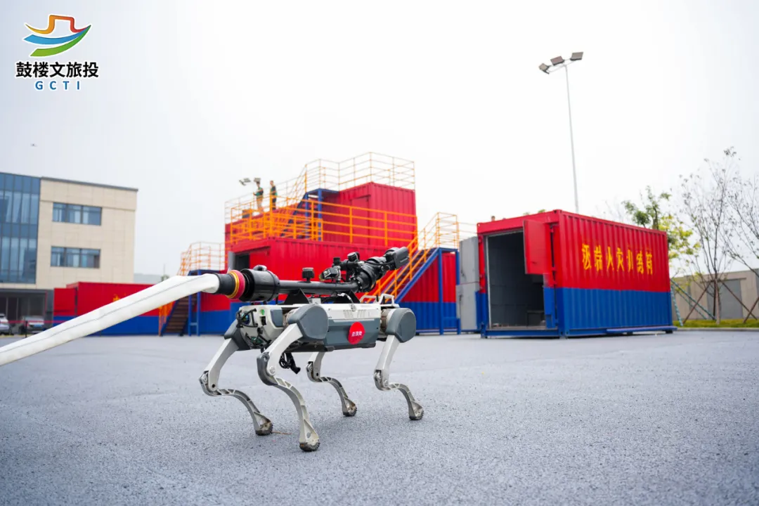 穿越盲区，强攻火场！云深处科技机器狗获消防实战双项大奖(图1)