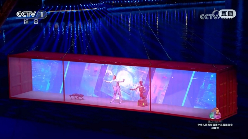 全球首次！越疆机器人全运会双场景炸场，海上+高空演绎中国智造巅峰！(图2)