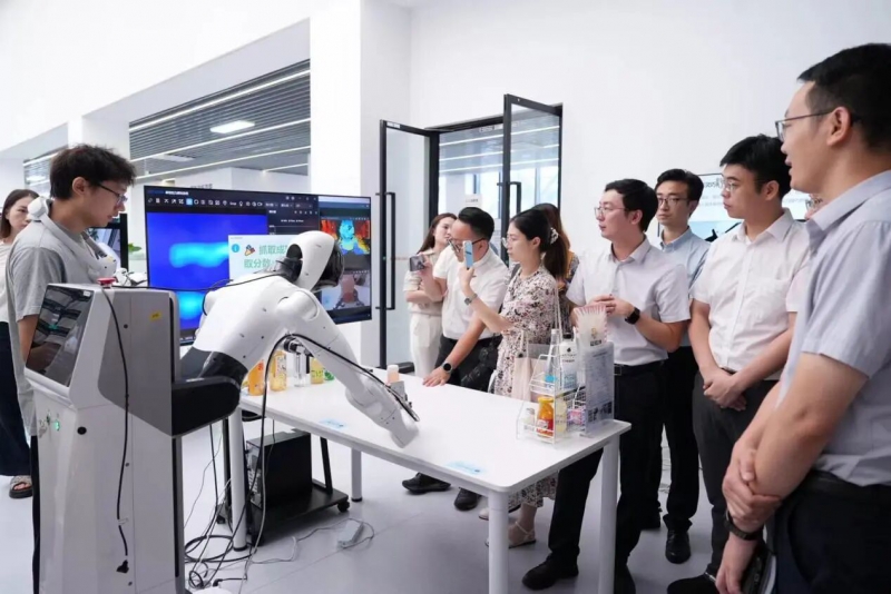 湖北构建行业首个超大规模多模态触觉数据引擎与认知训练中心 人形机器人产业破解“触觉孤岛”难题(图2)