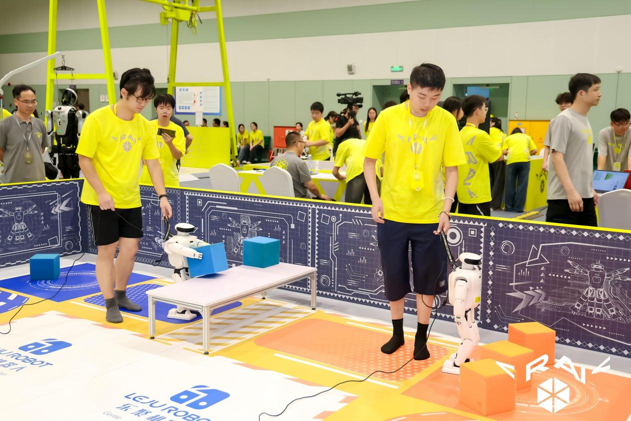 依托新能源产业沃土，竞逐人形机器人巅峰——全国首个全尺寸人形机器人赛事合肥瑶海开幕(图4)