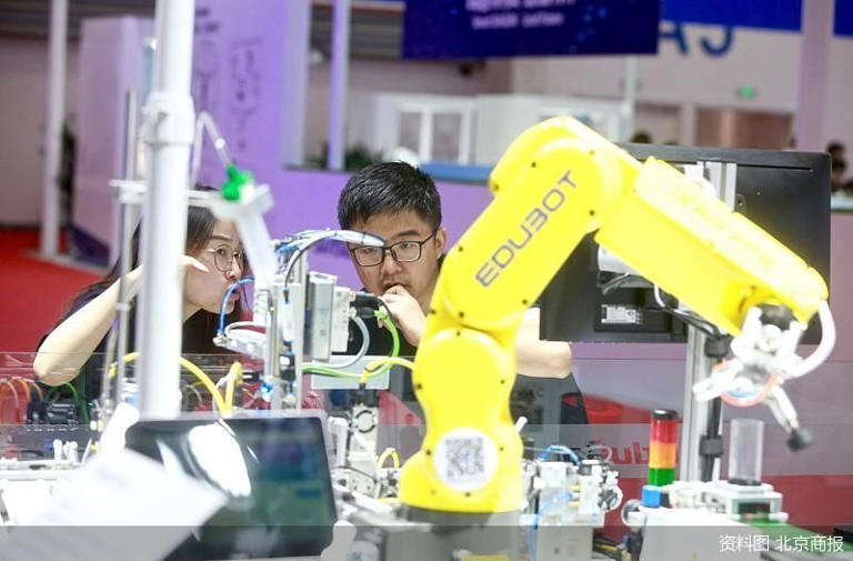 超200企业参展、百款新品首发 2025世界机器人大会来了(图1)
