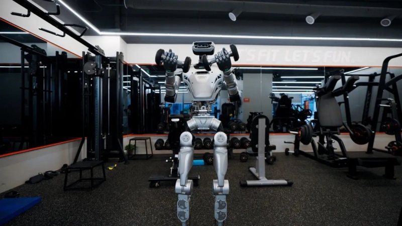 15.8万起!逐际动力全尺寸人形机器人新品震撼上市,以极致性价比领跑行业(图4) 15.8万起!逐际动力全尺寸人形机器人新品震撼上市,以极致性价比领跑行业(图4)