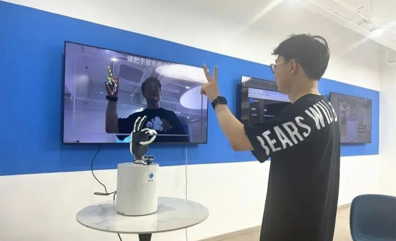 擎朗、优必选前高管创业,具身智能机器人赛道最大“黑马”来袭(图4) 擎朗、优必选前高管创业,具身智能机器人赛道最大“黑马”来袭(图4)