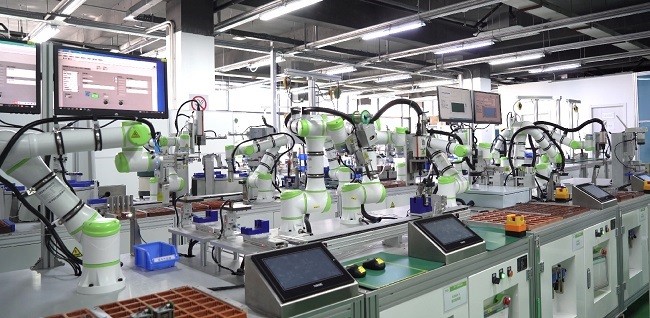 长广溪智造“机汽共融”智能工厂，荣获恰佩克年度示范应用场景奖！(图2)