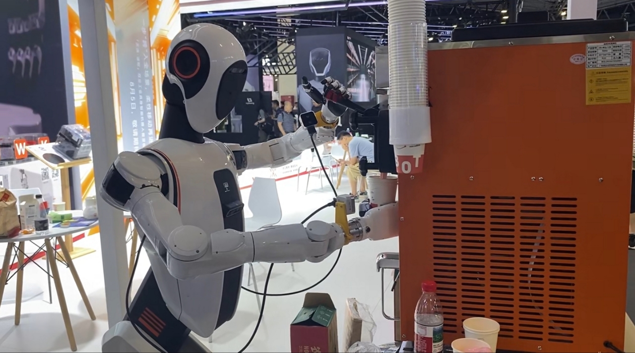 直击WAIC:优艾智合“一脑多态”打造工业具身智能群体智慧(图2) 直击WAIC:优艾智合“一脑多态”打造工业具身智能群体智慧(图2)