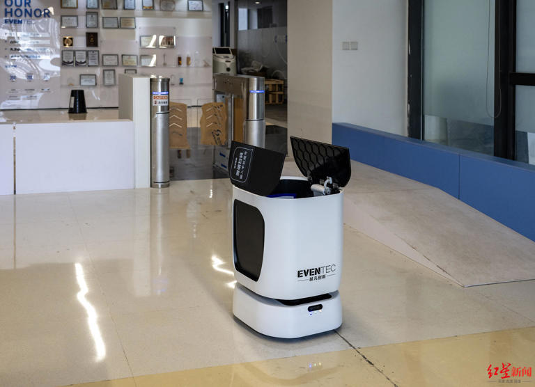 全球首次！“成都造”机器人军团以人工智能末端配送护航成都世运会(图4)