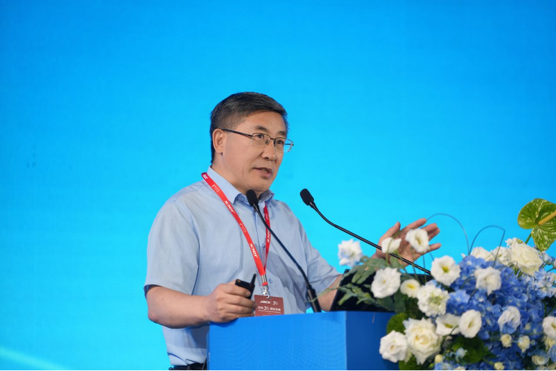 3000万台快反王2下线铸里程碑,全球科技大会擘画未来智造(图6) 3000万台快反王2下线铸里程碑,全球科技大会擘画未来智造(图6)