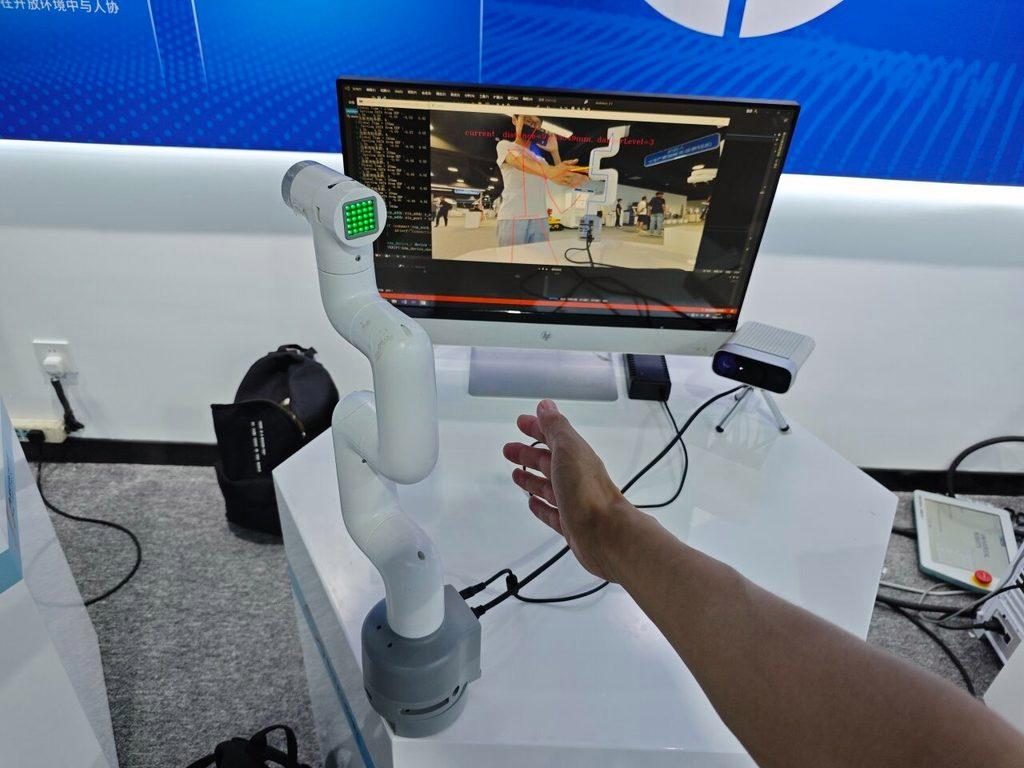 新闻纵深丨48毫秒响应,让机器人拥有安全直觉(图1) 新闻纵深丨48毫秒响应,让机器人拥有安全直觉(图1)