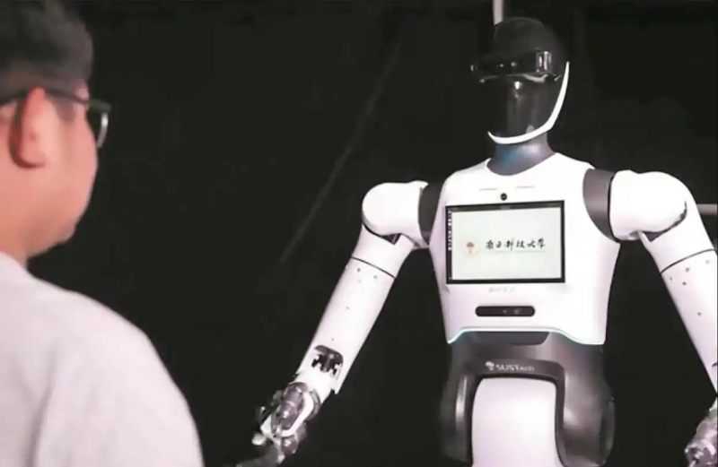 深圳首个高校独研人形机器人“南科盘古”亮相(图1) 深圳首个高校独研人形机器人“南科盘古”亮相(图1)