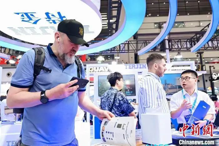 世界无人机大会受关注 专家学者把脉低空经济“安全健康”(图2) 世界无人机大会受关注 专家学者把脉低空经济“安全健康”(图2)