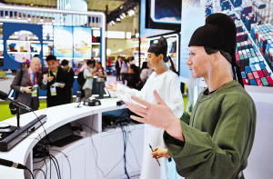 消博会上的“机器人总动员” 消博会上的“机器人总动员”(图3)