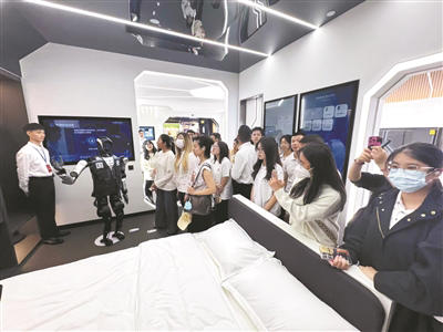 机器人讲解 科技感拉满 机器人讲解 科技感拉满(图2)