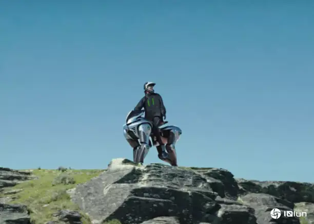 未来移动像骑马一样!川崎重工业推出氢动力四足机器人车辆 未来移动像骑马一样!川崎重工业推出氢动力四足机器人车辆(图1)