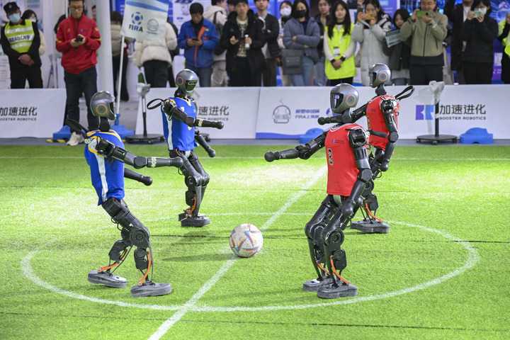 人形机器人加速进入日常生活(图3) 人形机器人加速进入日常生活(图3)