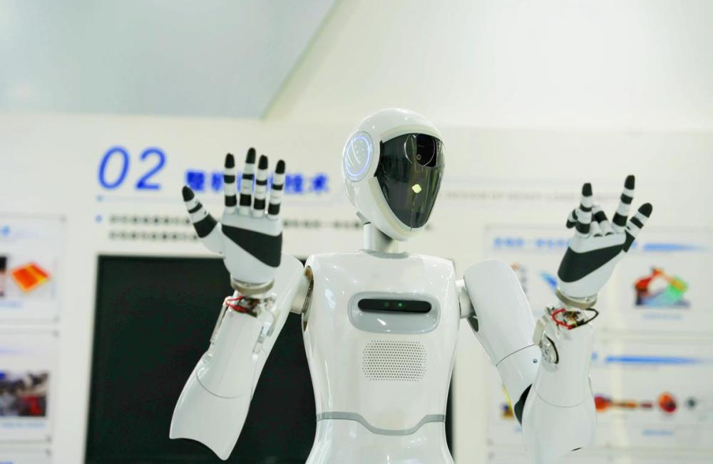 聚焦人形机器人产业链布局 深市公司“多点开花”(图1)