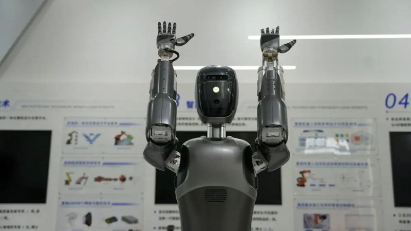 美的人形机器人样机首次曝光(图1)