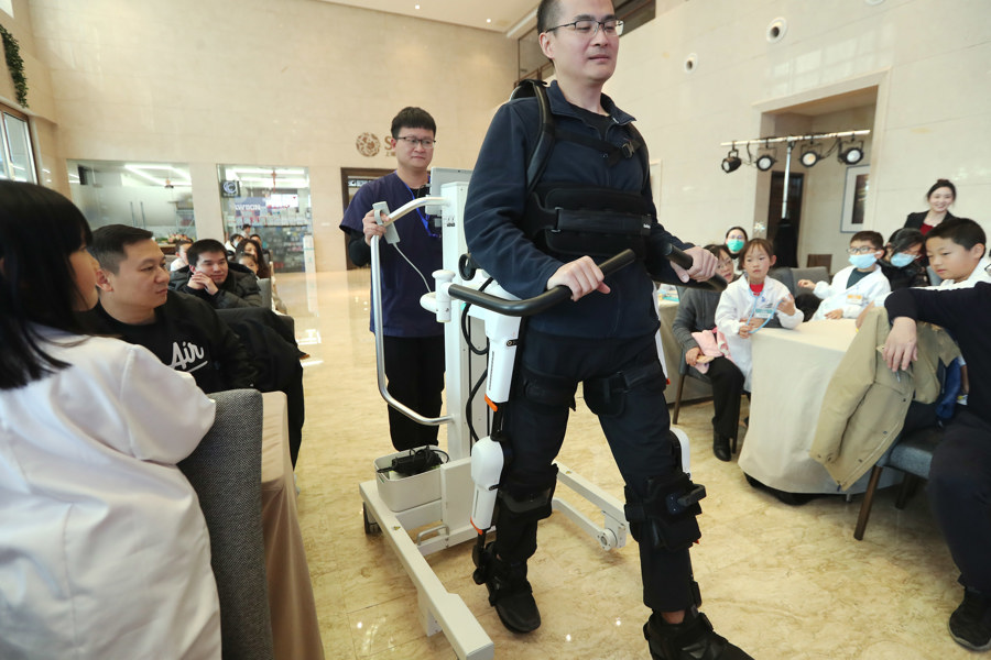 傅利叶机器人应用于就医场景，孩子们走进上海国际医学中心感受智能康复科技(图3)