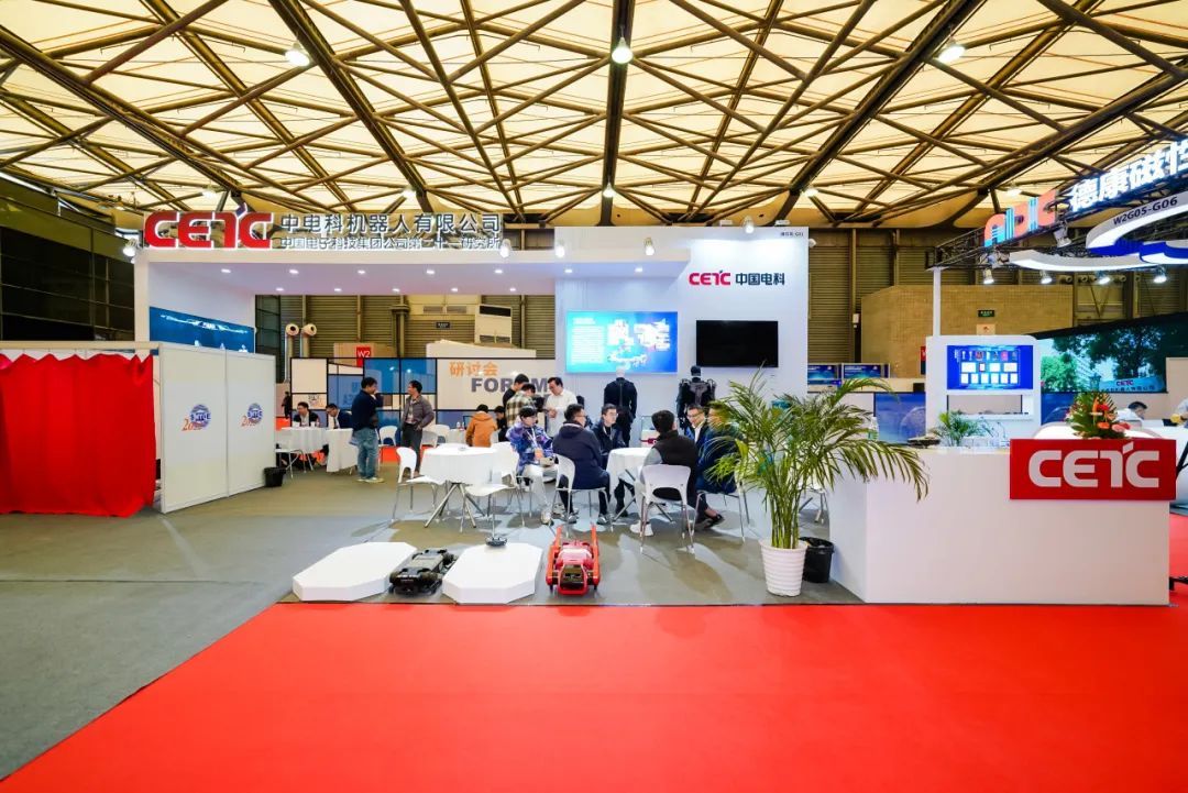 中国电科21所第一代人形机器人发布,下一步或将迈向“大长腿”(图2) 中国电科21所第一代人形机器人发布,下一步或将迈向“大长腿”(图2)