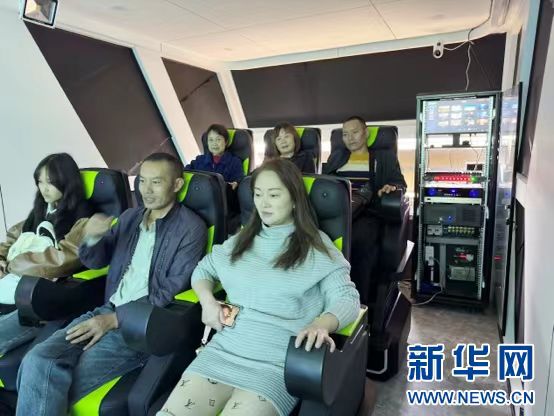 科技赋能智慧景区建设 蜀南竹海举办无人机实景体验飞行胶囊产品发布会(图1) 科技赋能智慧景区建设 蜀南竹海举办无人机实景体验飞行胶囊产品发布会(图1)