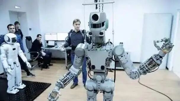 中国智造闯深空！人形机器人要上天？(图2)